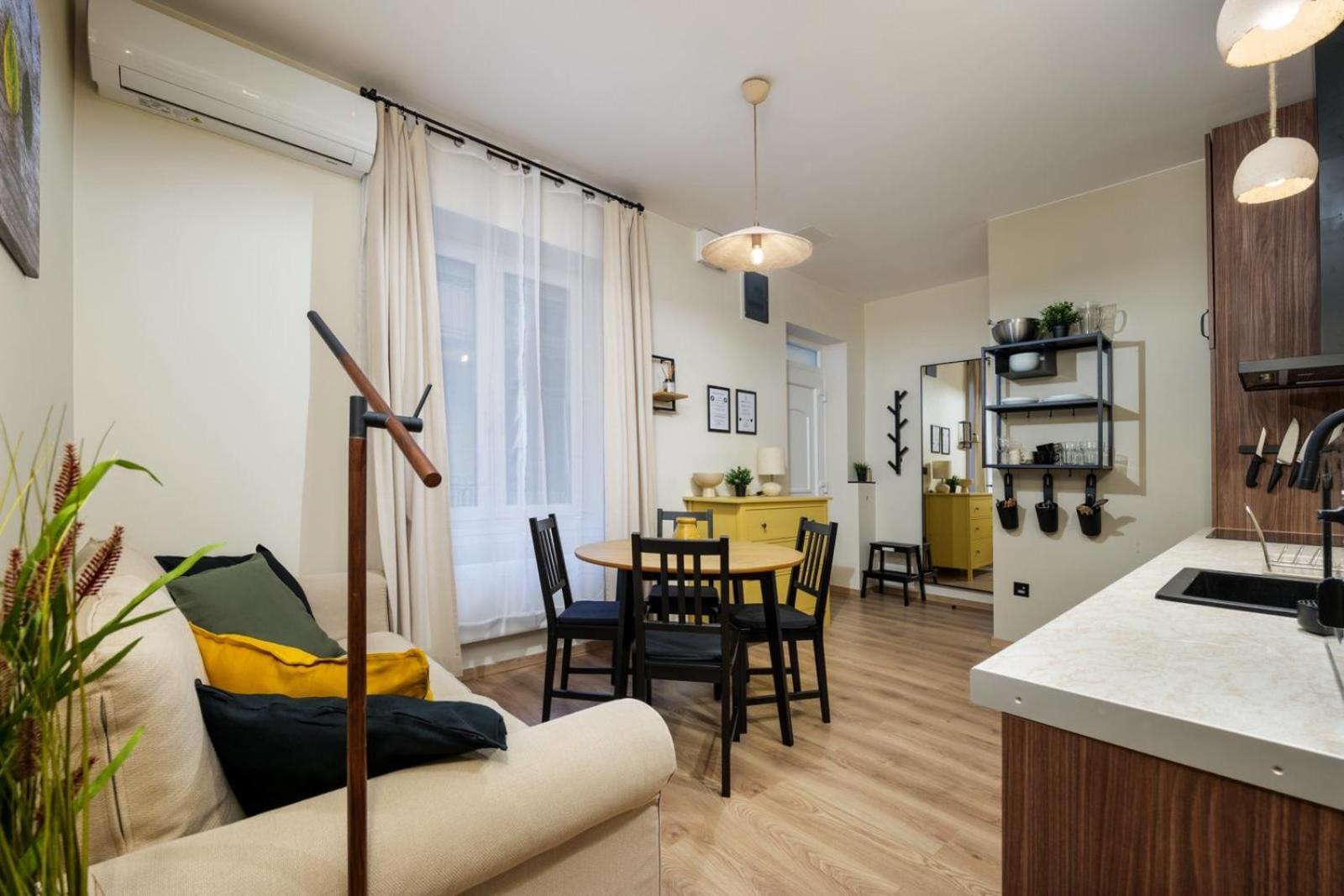 Secret Cave Premium Central Apartment Budapest Esterno foto